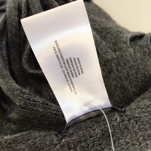 LUCKY BRAND GRAY ACRYLIC LONG FRINGED SCARF NWT - Picture 9 of 11